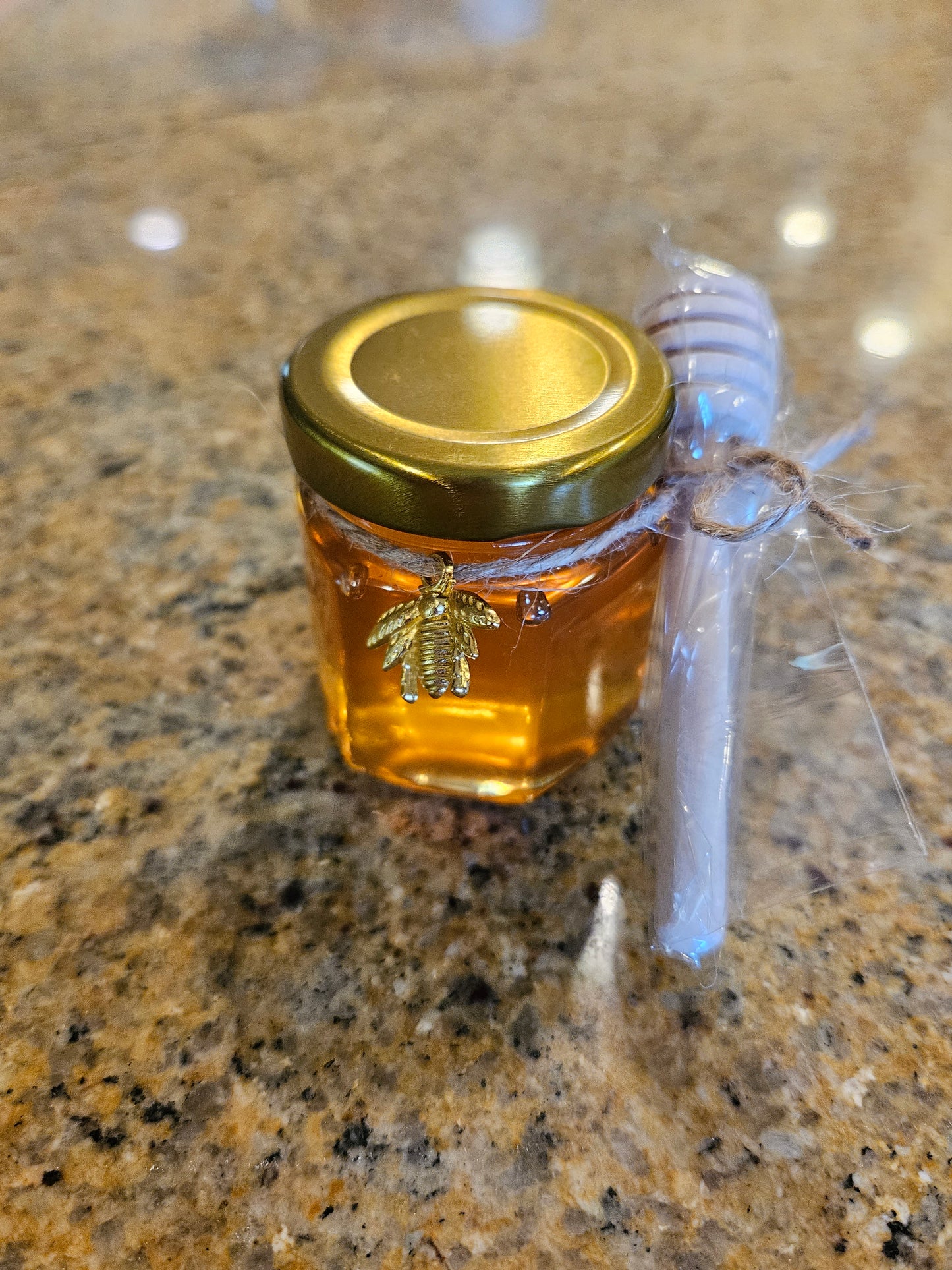 Honey 2.2 0z with bee charm and dipper