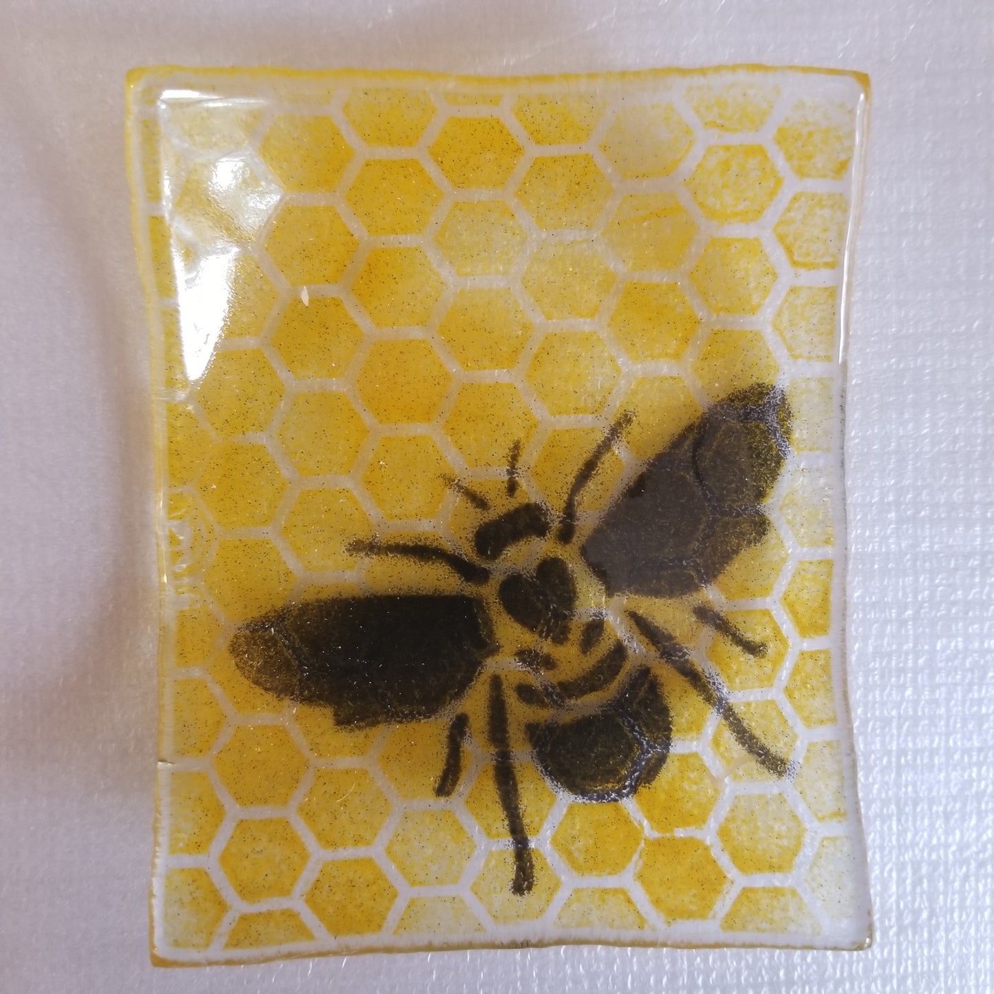 Fluted Black Heart Honey Bee  Dish - Medium